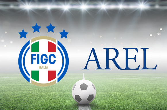 Pallone in un campo da calcio, logo FIGC, logo AREL